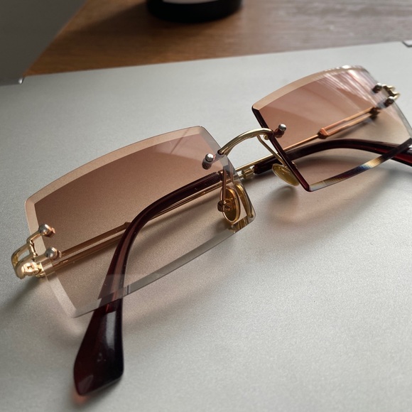 90’s/early 2000’s Inspired Brown Square Sunglasses with Gold Frame - Picture 1 of 7